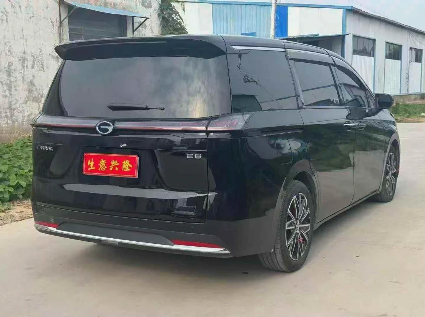传祺E8 后面外观一