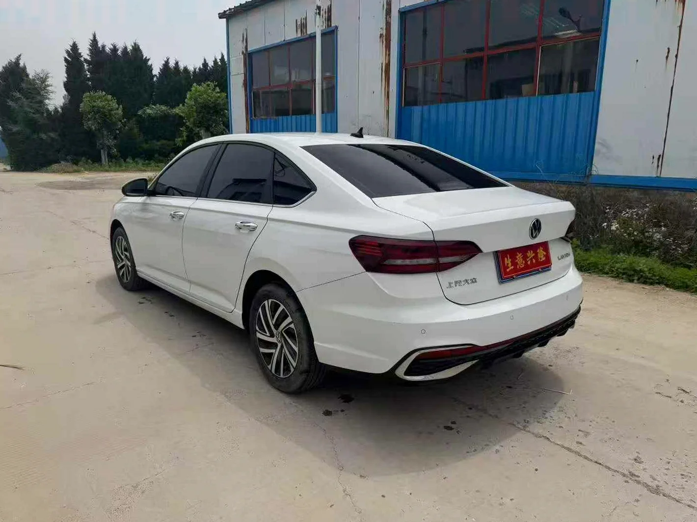 大众朗逸 后面外观一