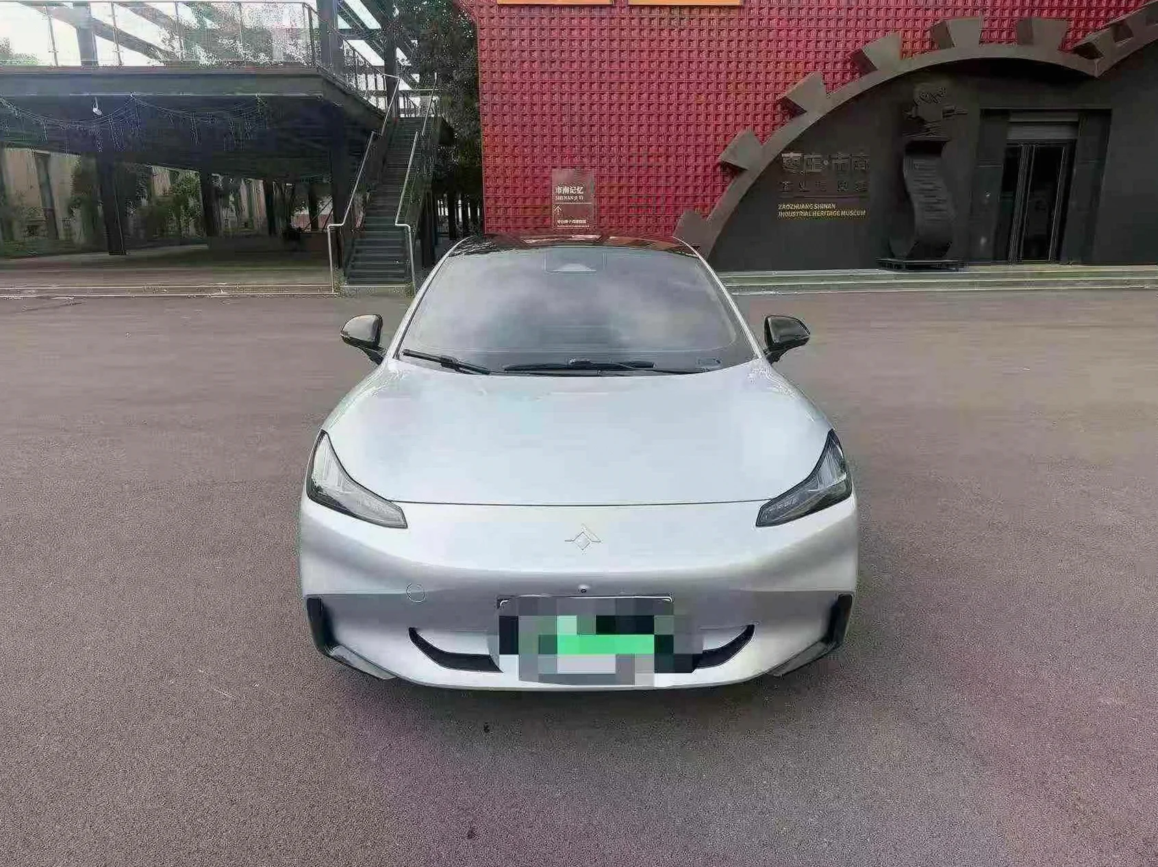 昊铂GT 正面外观二