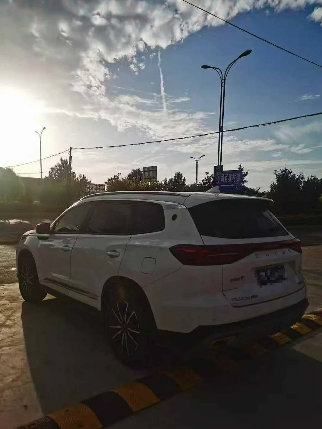 奇瑞瑞虎 后面外观三