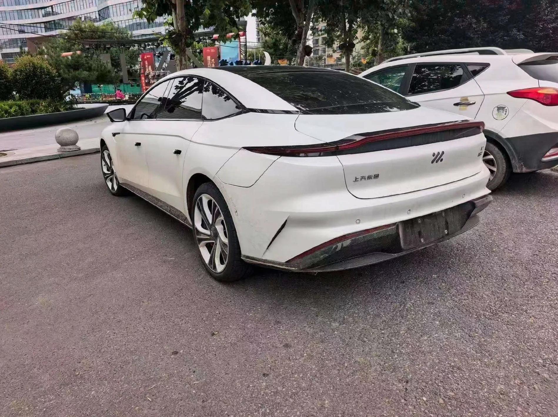 智己L7 正面外观三