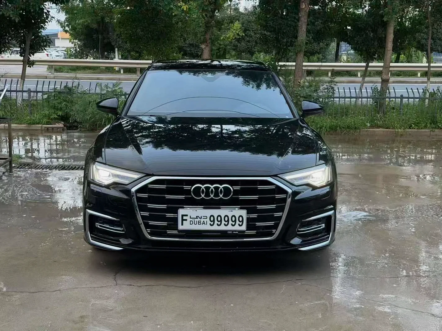 25年奥迪A6L 2.0T黑色