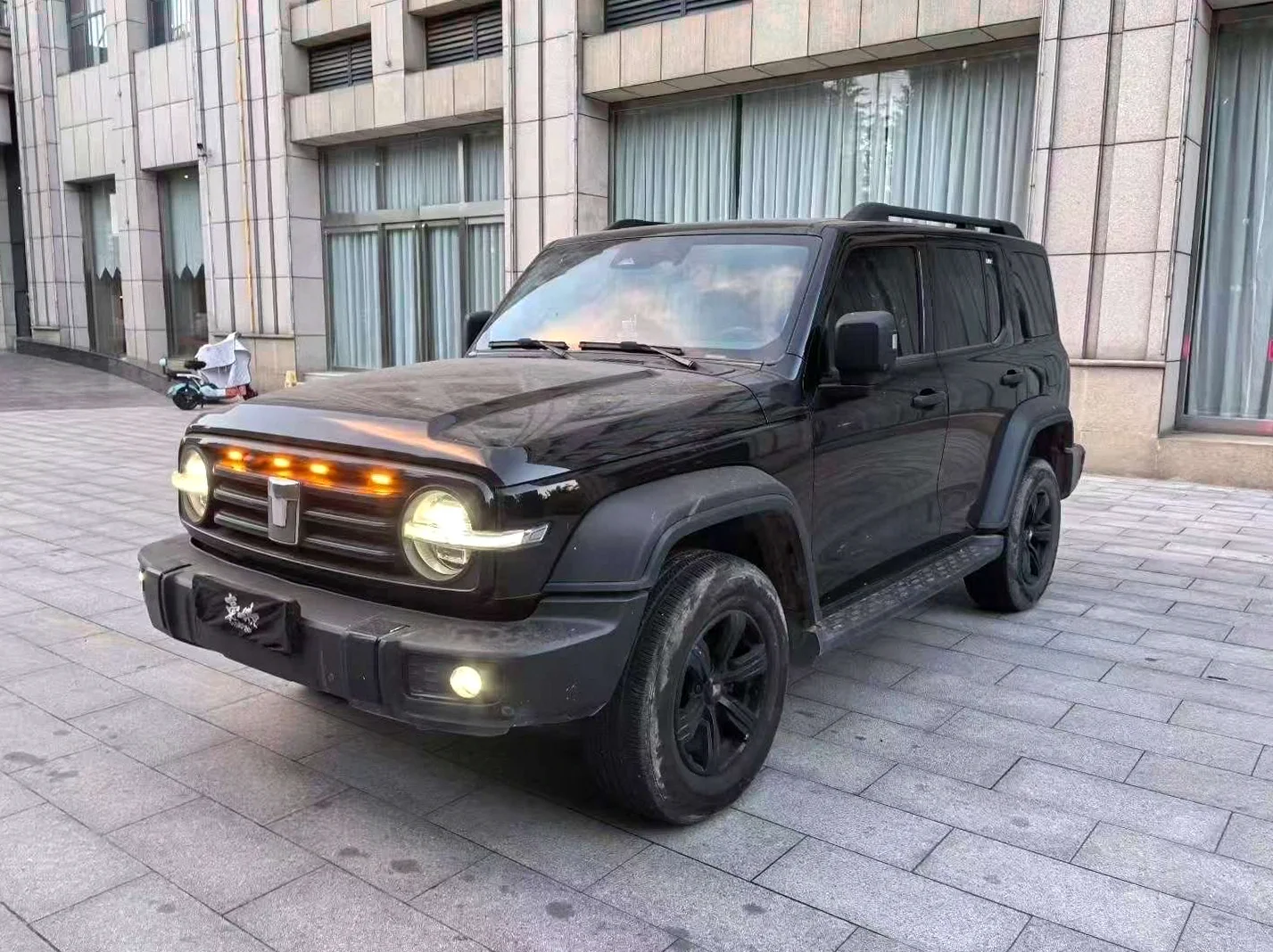 长城汽车300 正面外观三