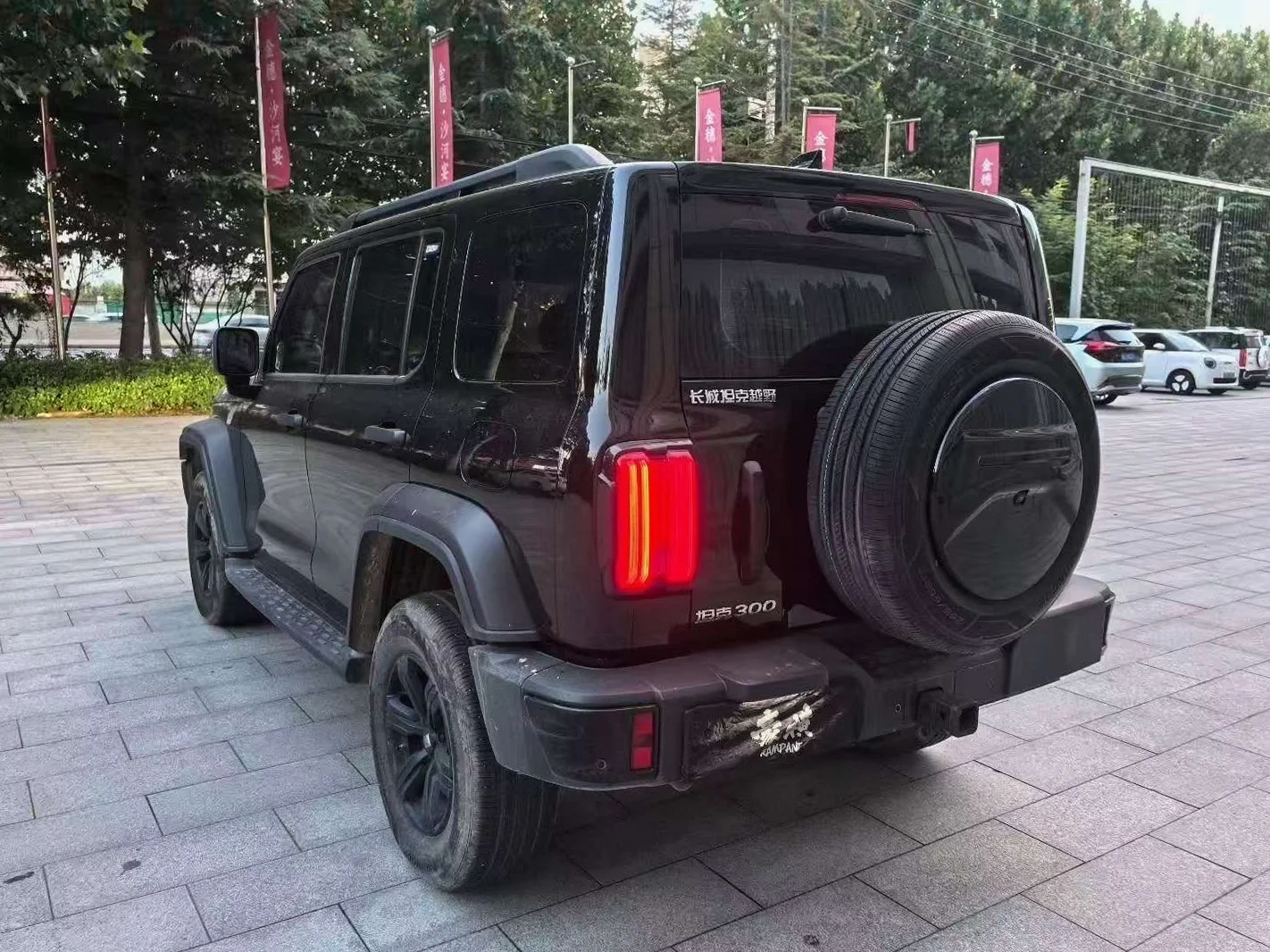 长城汽车300 后面外观一