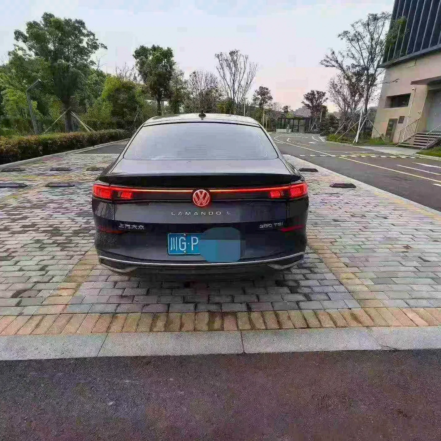 大众凌渡 后面外观一