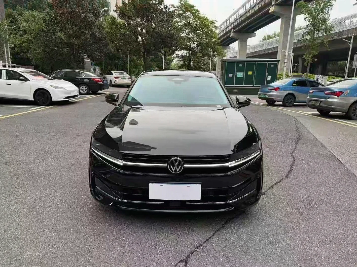 大众迈腾 正面外观二