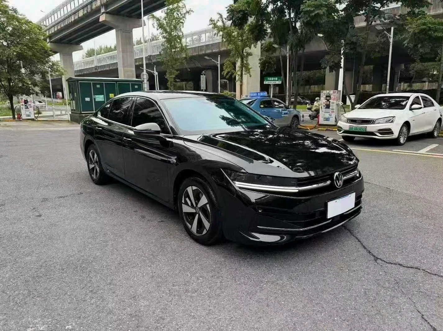大众迈腾 正面外观三