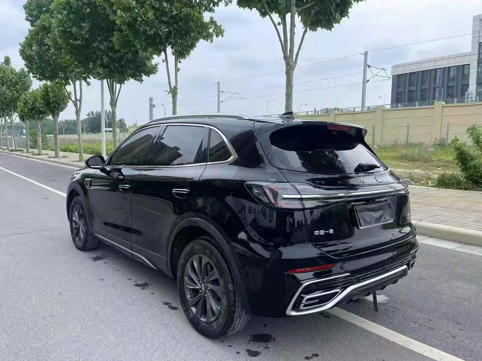 红旗HS5 后面外观三