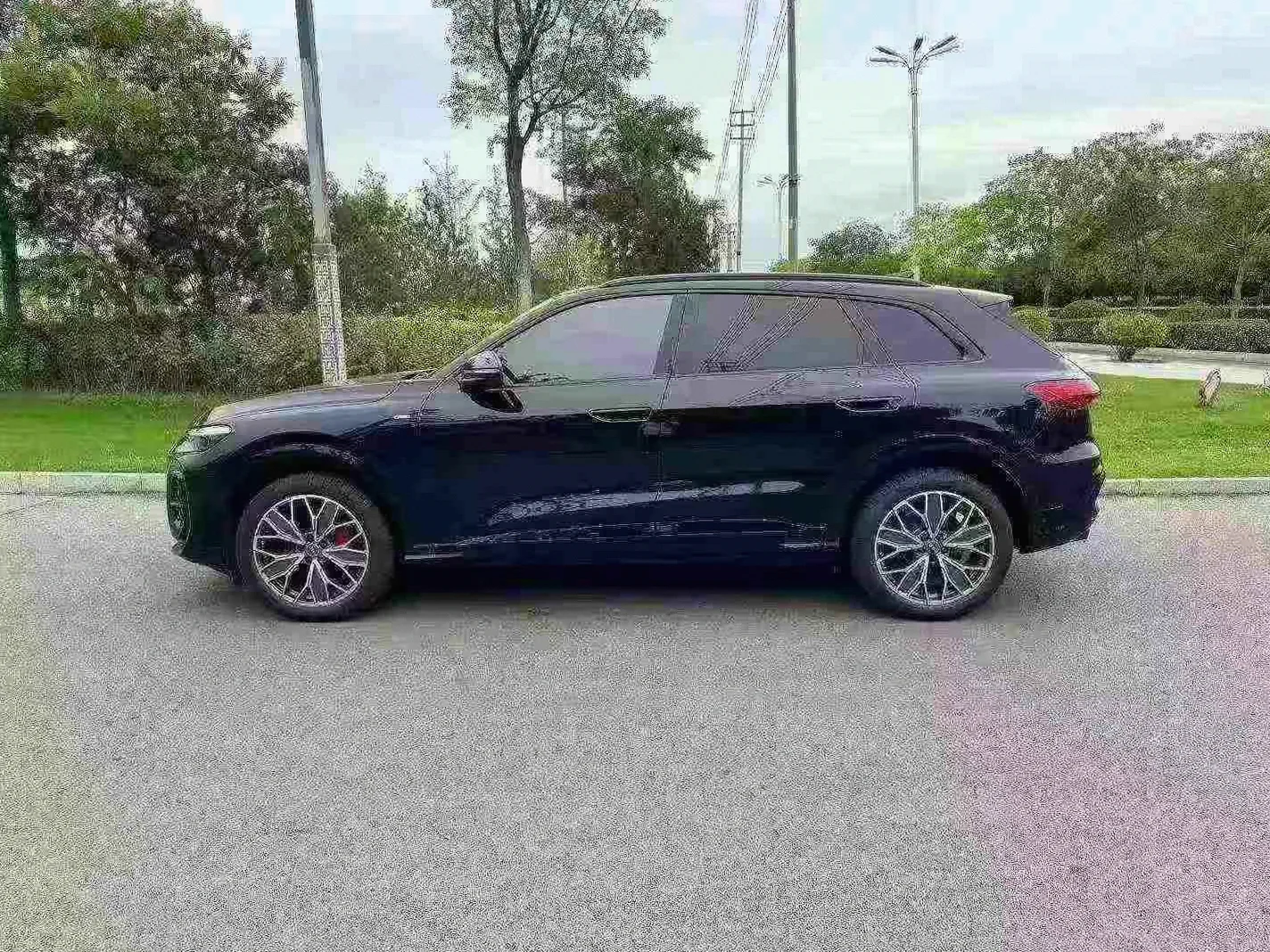 奥迪Q5 后面外观三