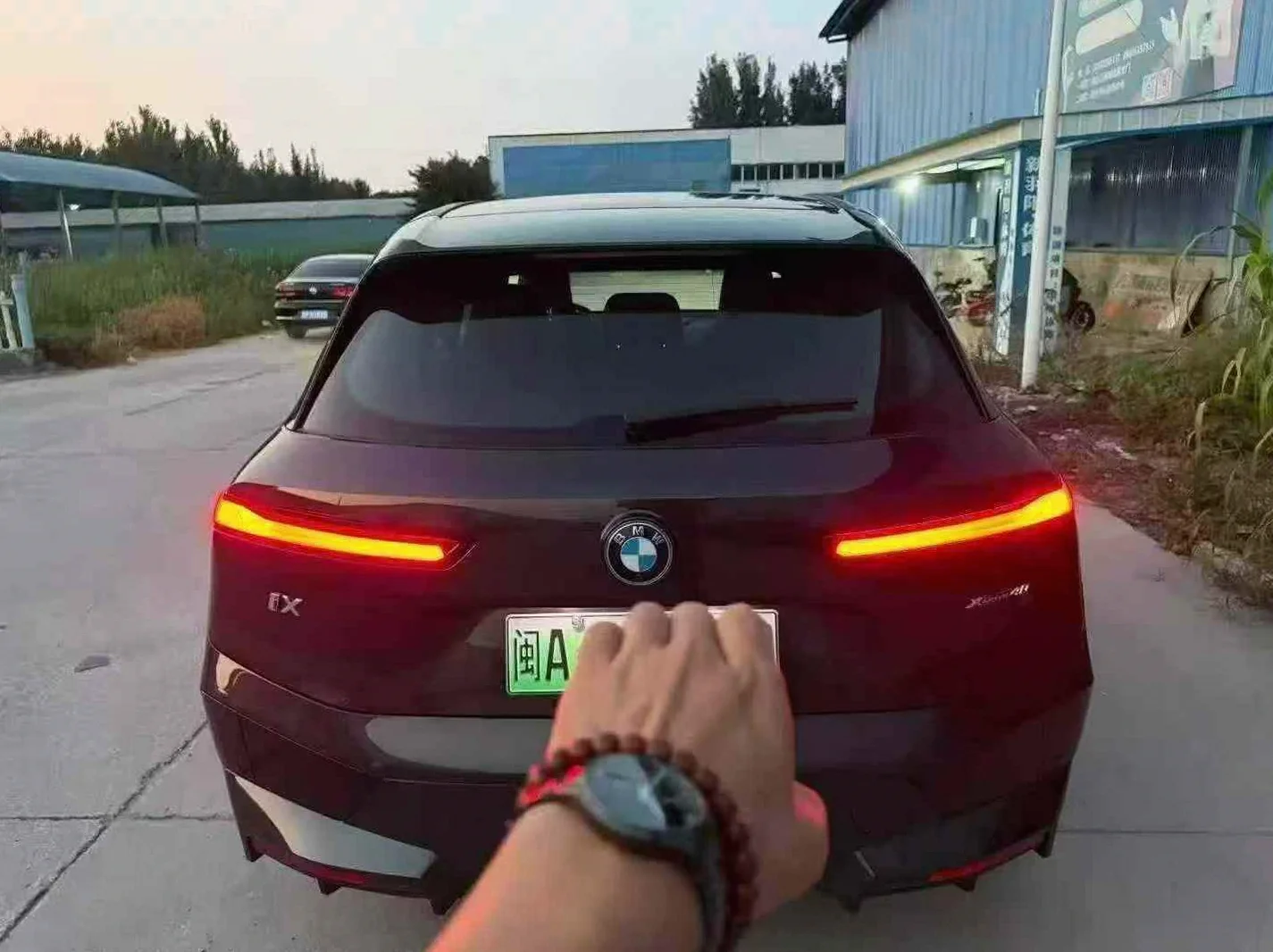 宝马X5 后面外观一