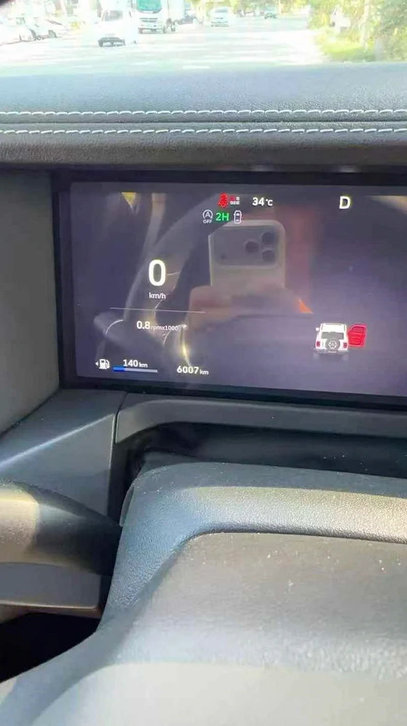 长城汽车300 后面外观一