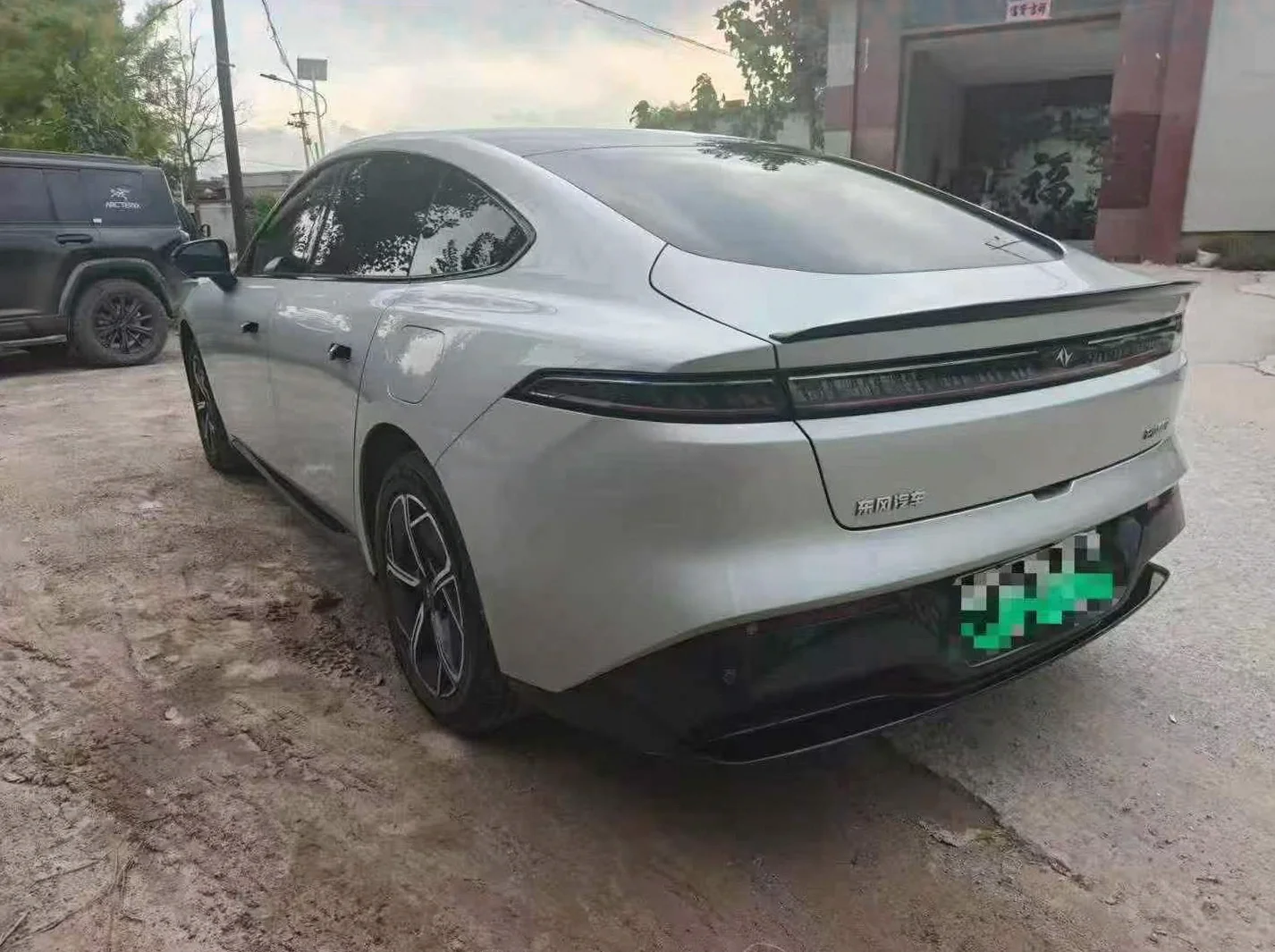东风奕派 后面外观二