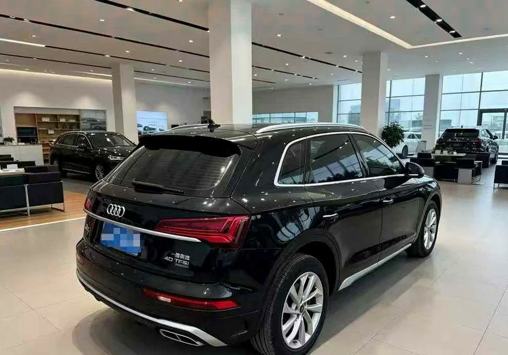 奥迪Q5 后面外观一