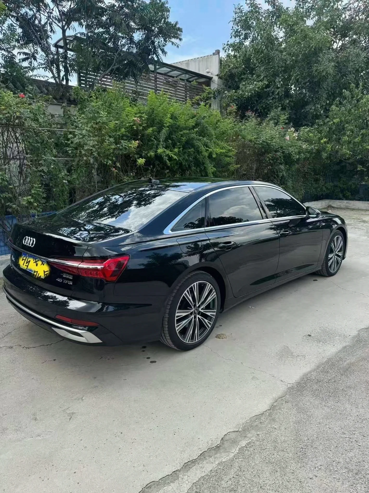 奥迪A6L 正面外观三