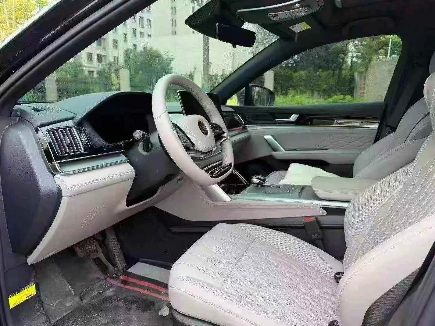 比亚迪唐 后面外观一
