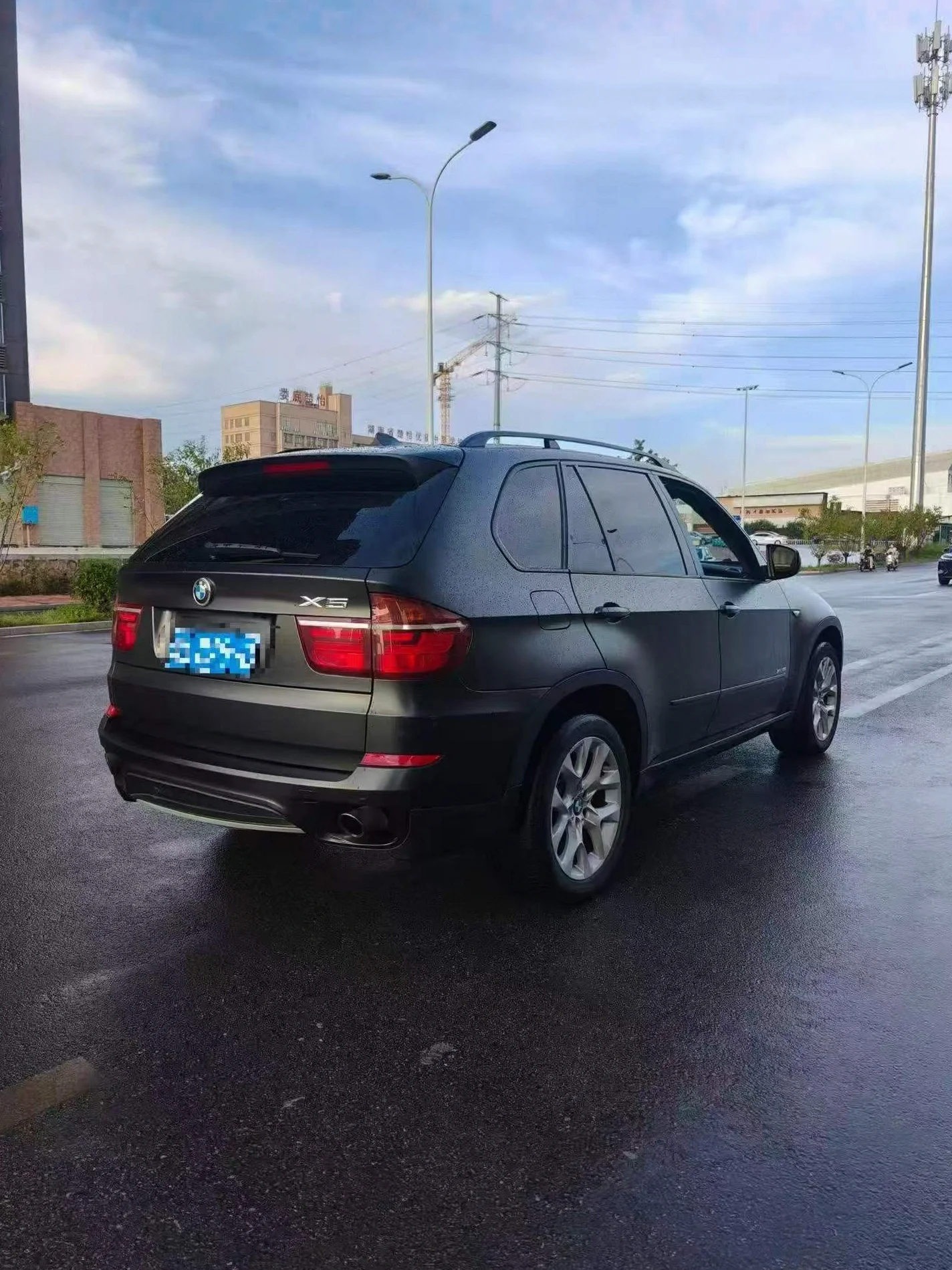 宝马X5 后面外观二