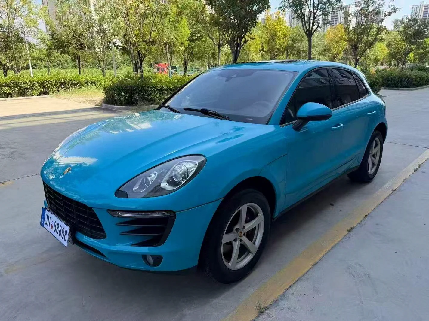 保时捷Macan 正面外观三