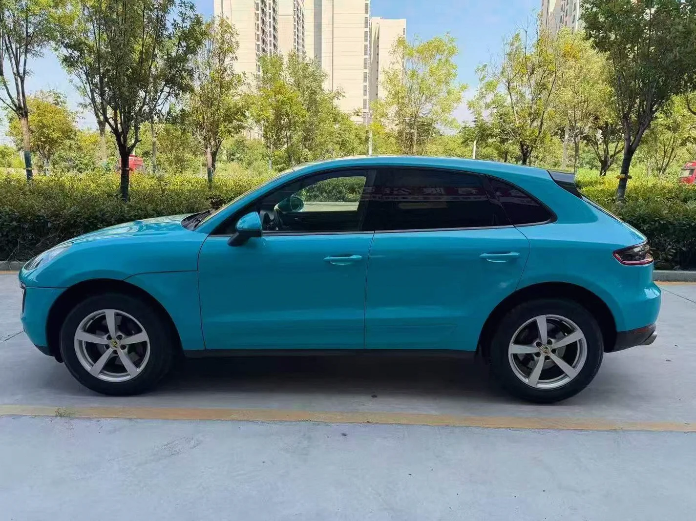 保时捷Macan 后面外观三