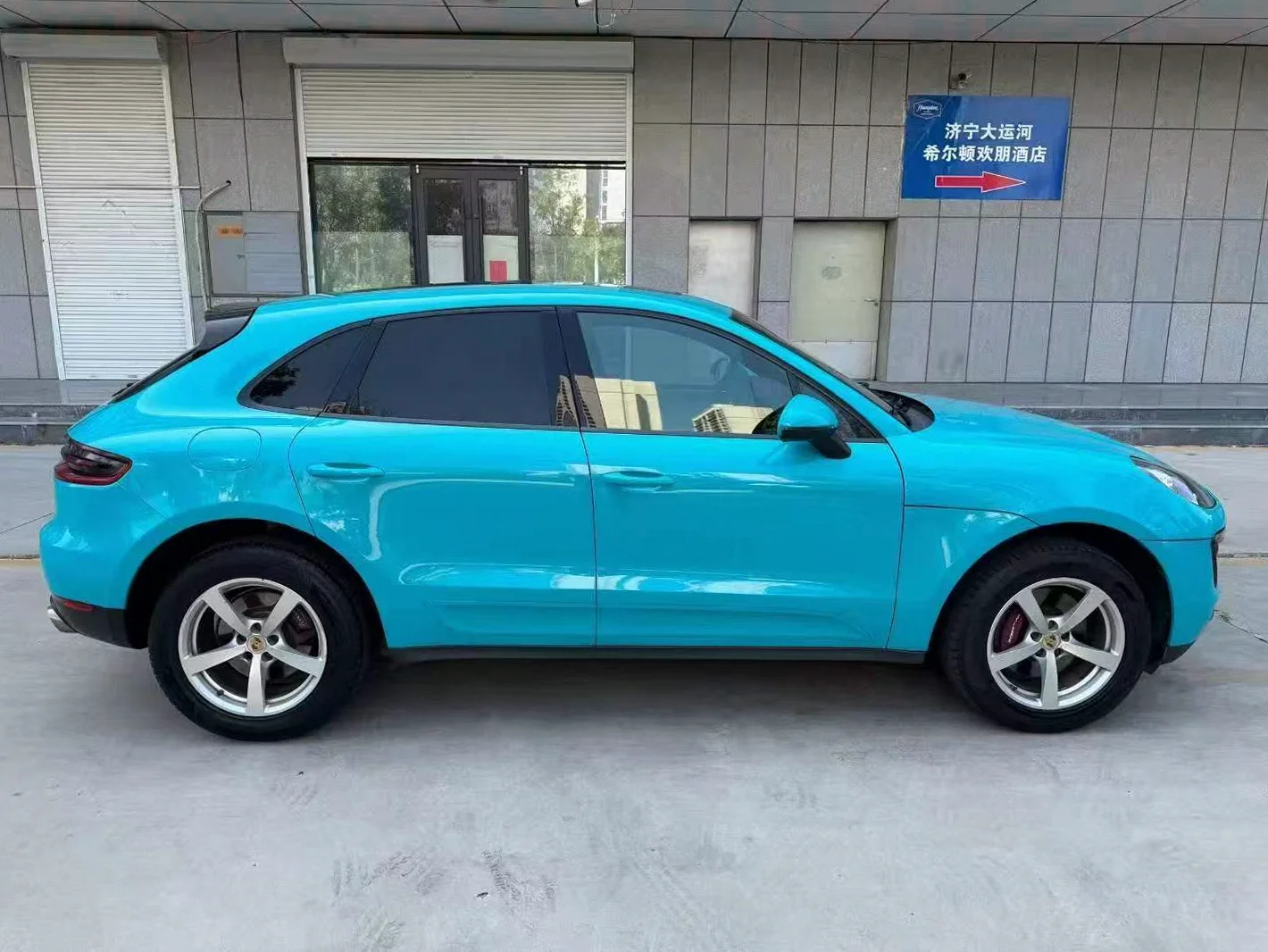 保时捷Macan 后面外观一