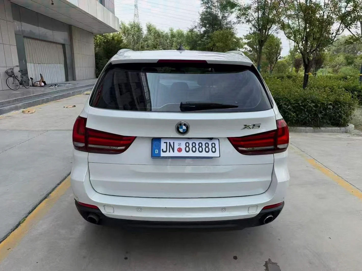 宝马X5 后面外观二