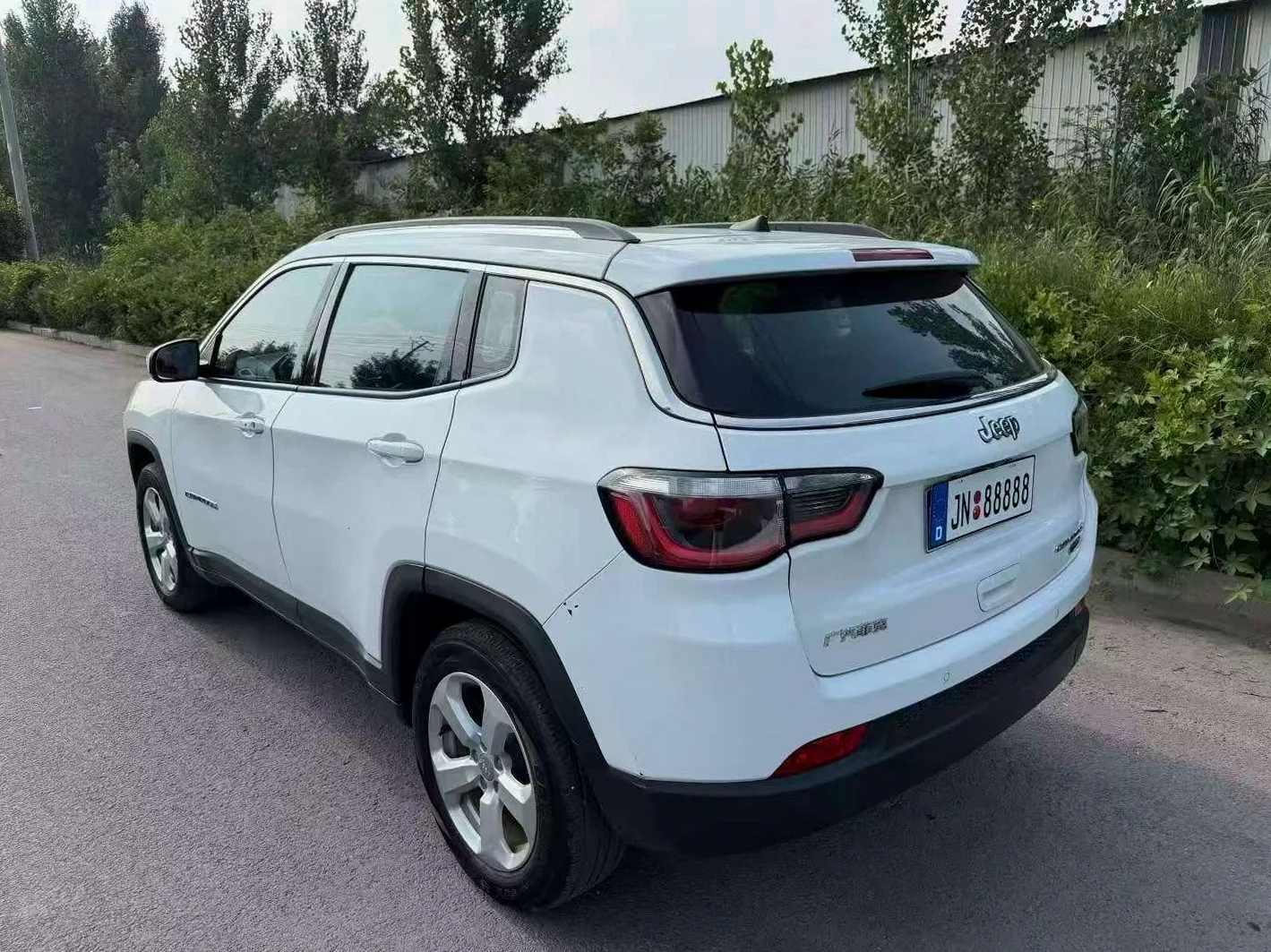 Jeep指南者 后面外观一