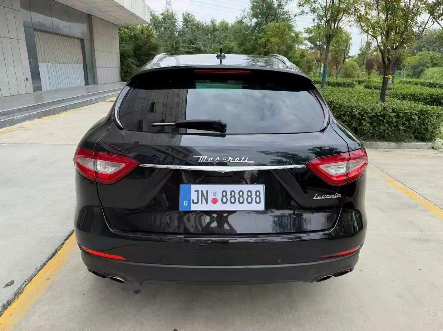 玛莎拉蒂Levante 后面外观二