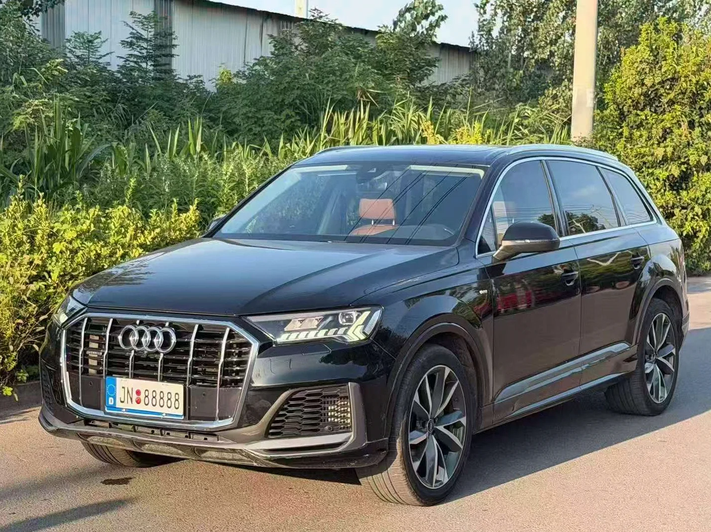 奥迪Q7 正面外观二