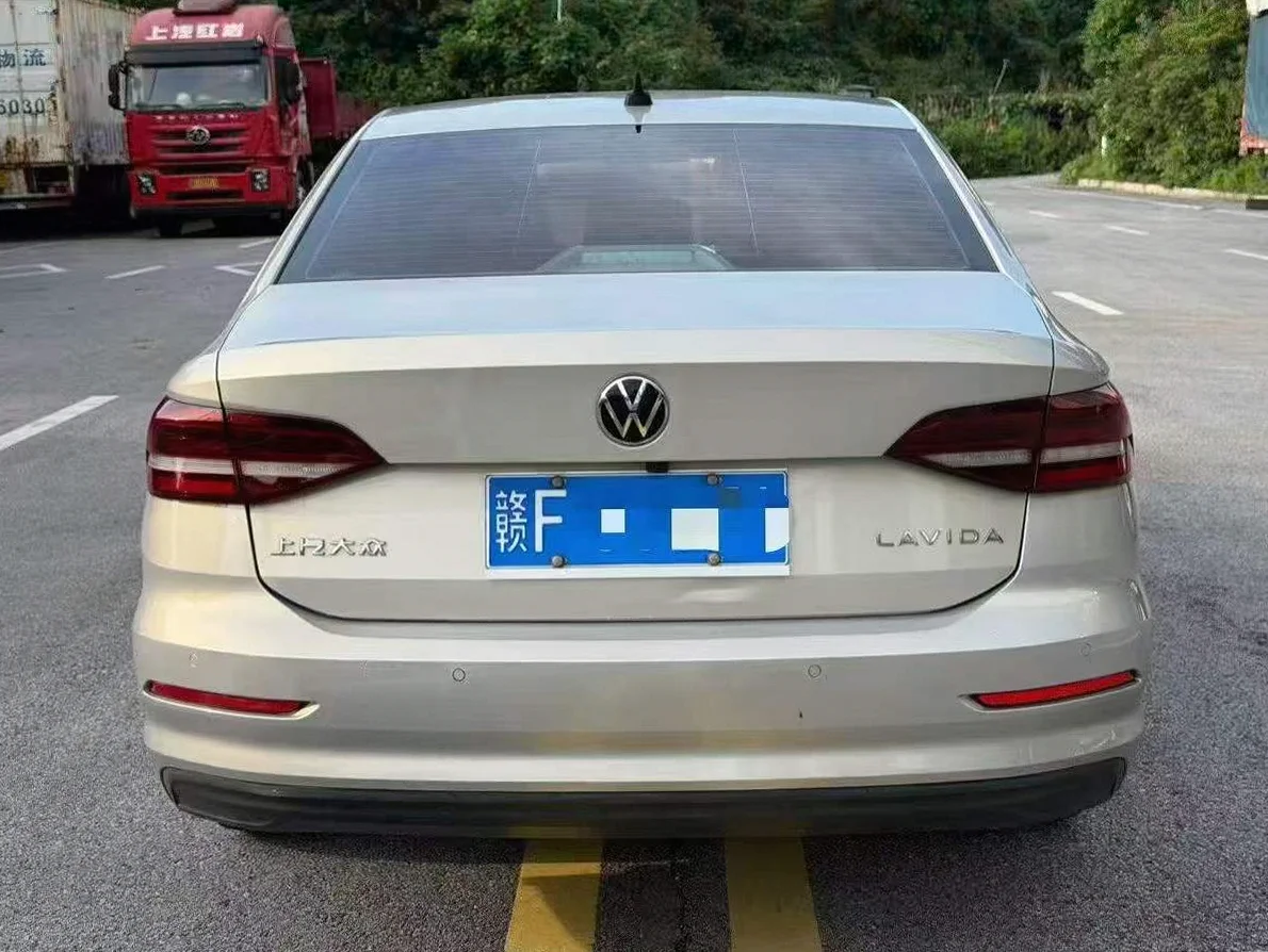 大众朗逸 后面外观二