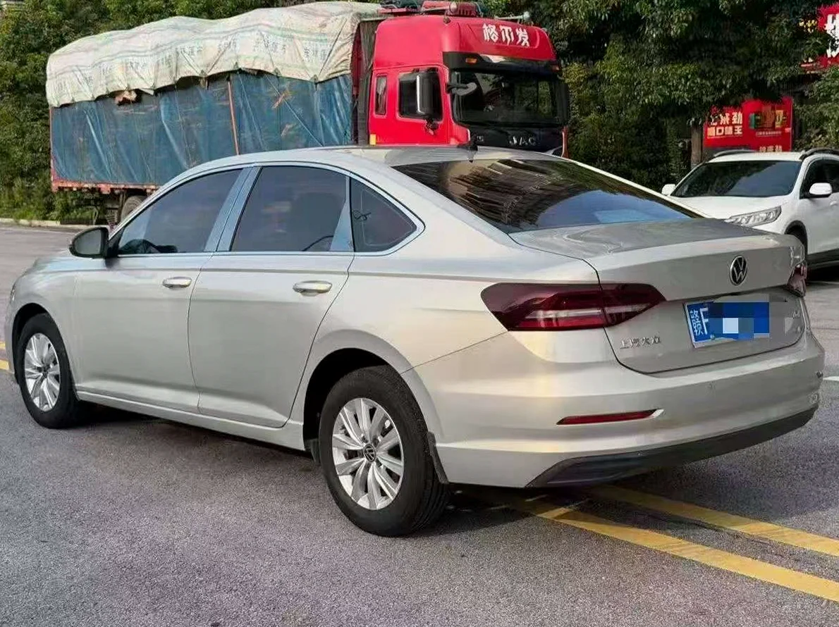 大众朗逸 后面外观三