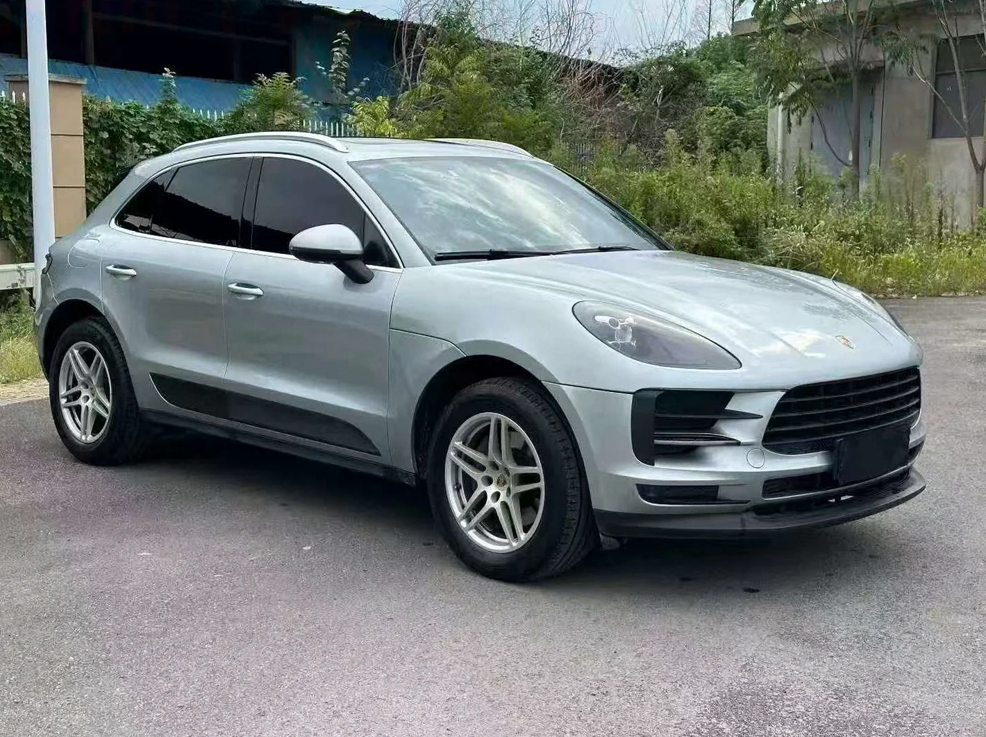 保时捷Macan 正面外观三