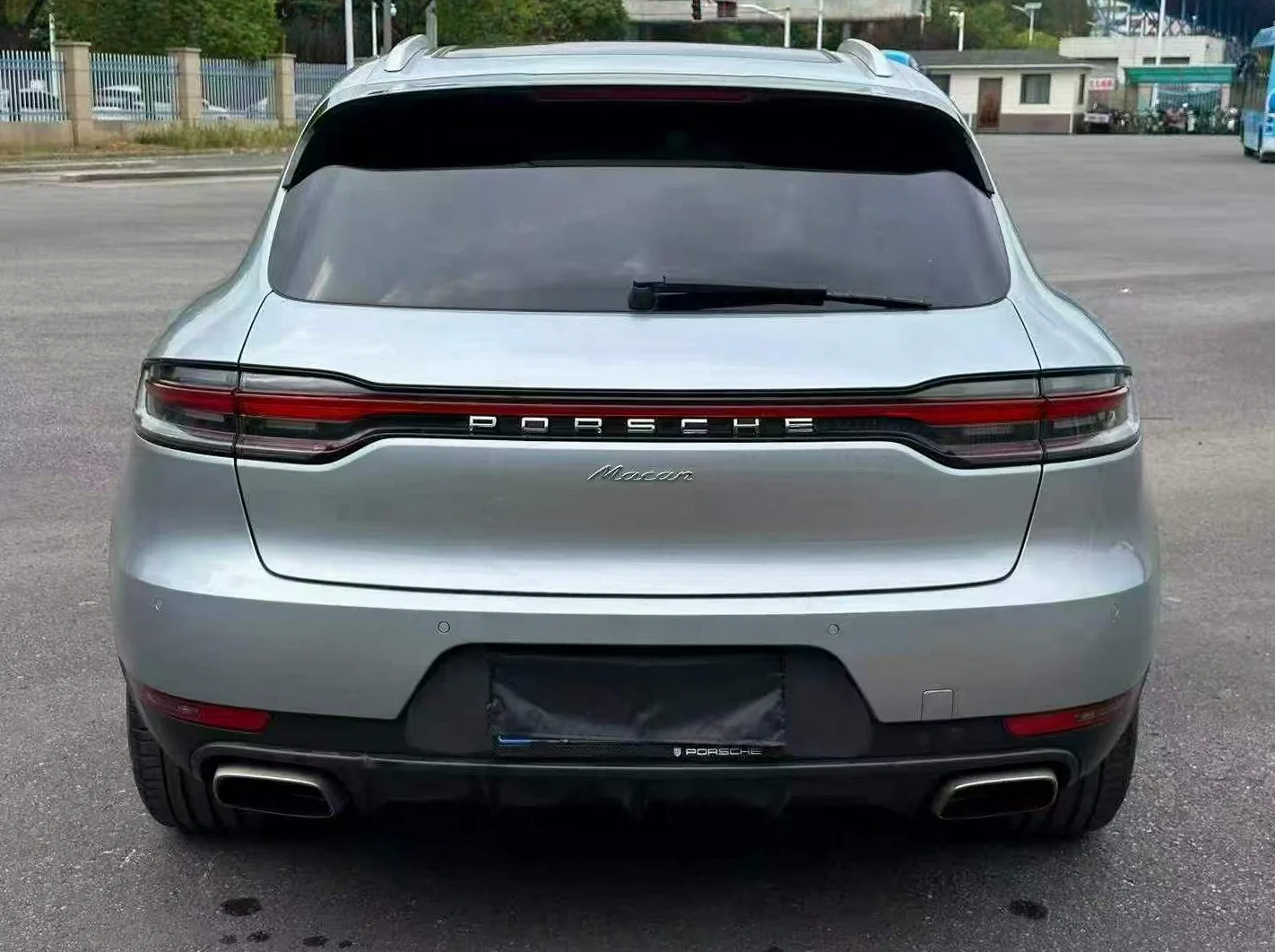 保时捷Macan 后面外观二