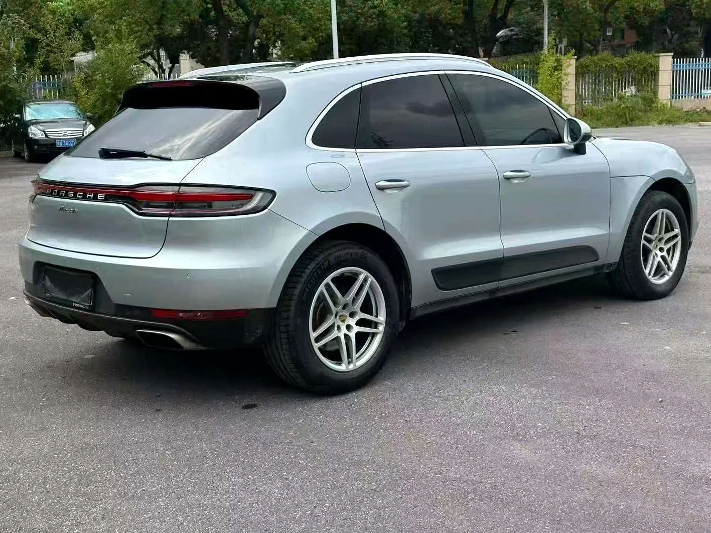 保时捷Macan 后面外观一
