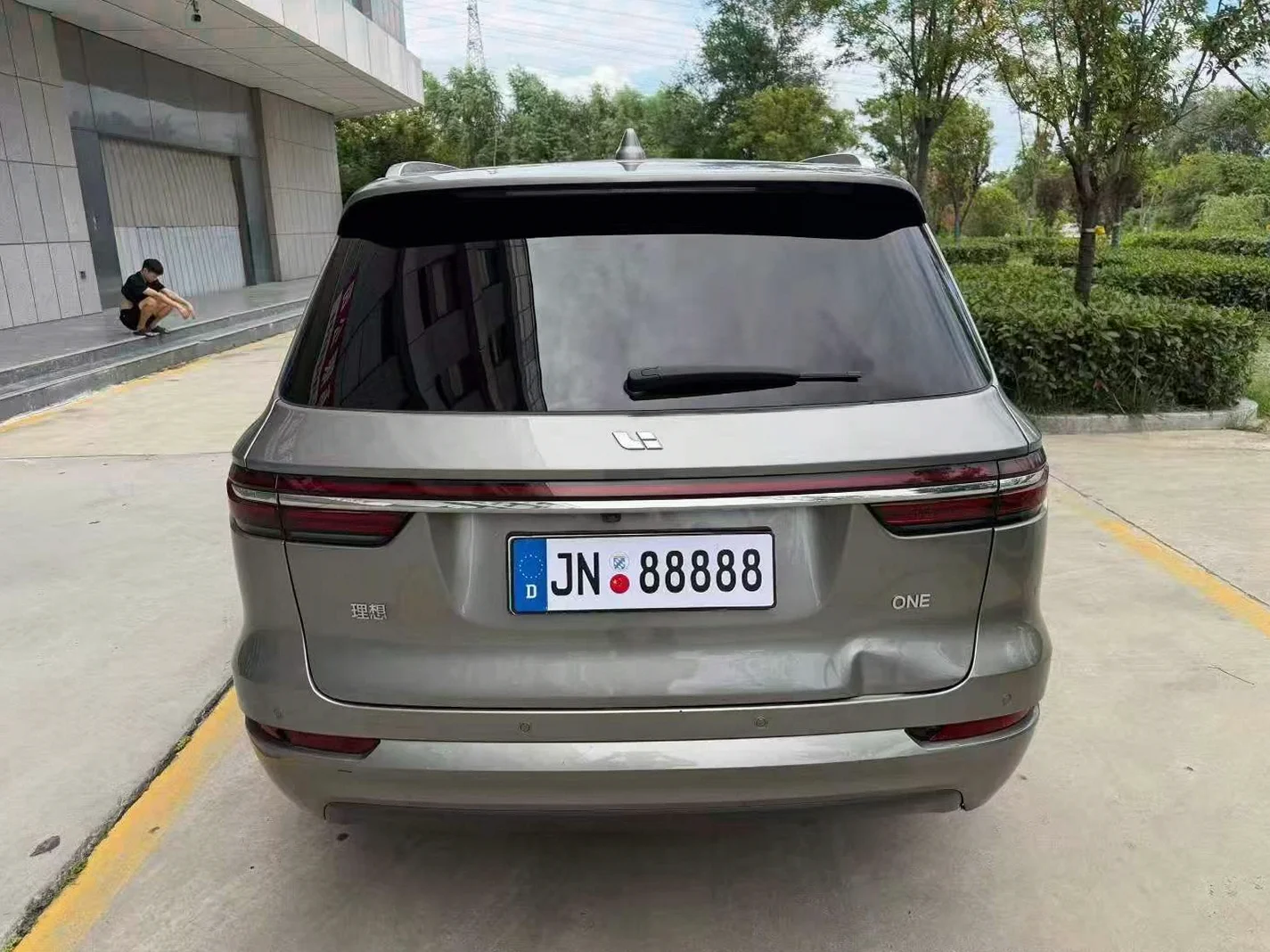 理想ONE 后面外观二