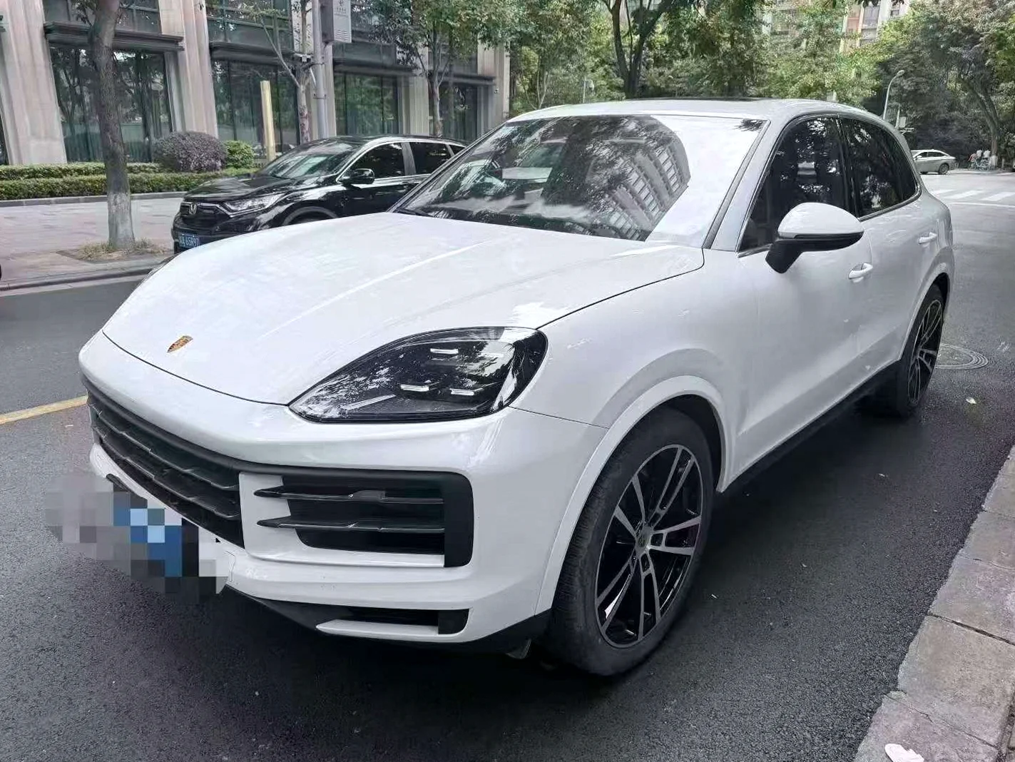 保时捷卡宴 正面外观三