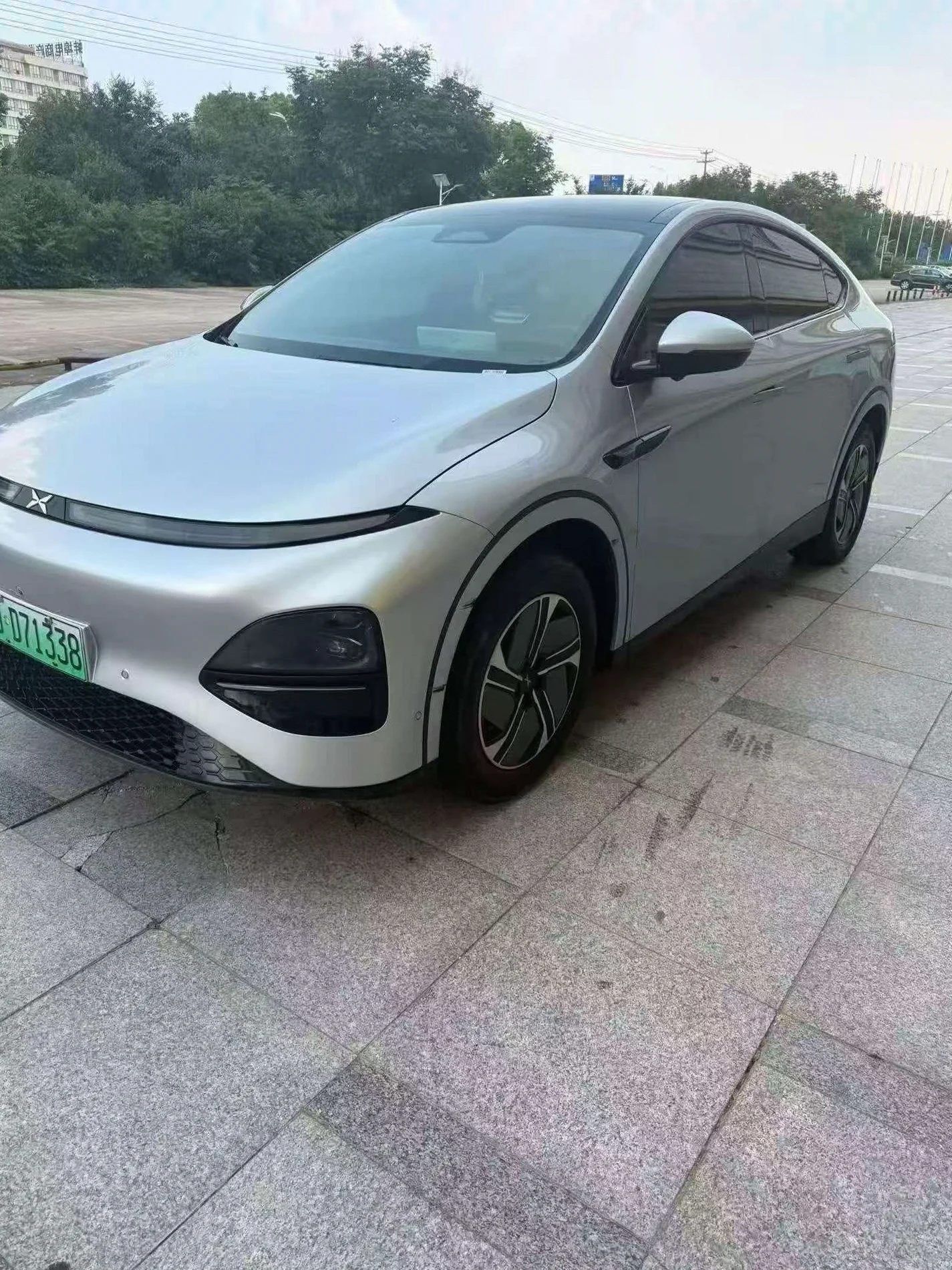 小鹏汽车G6 正面外观三