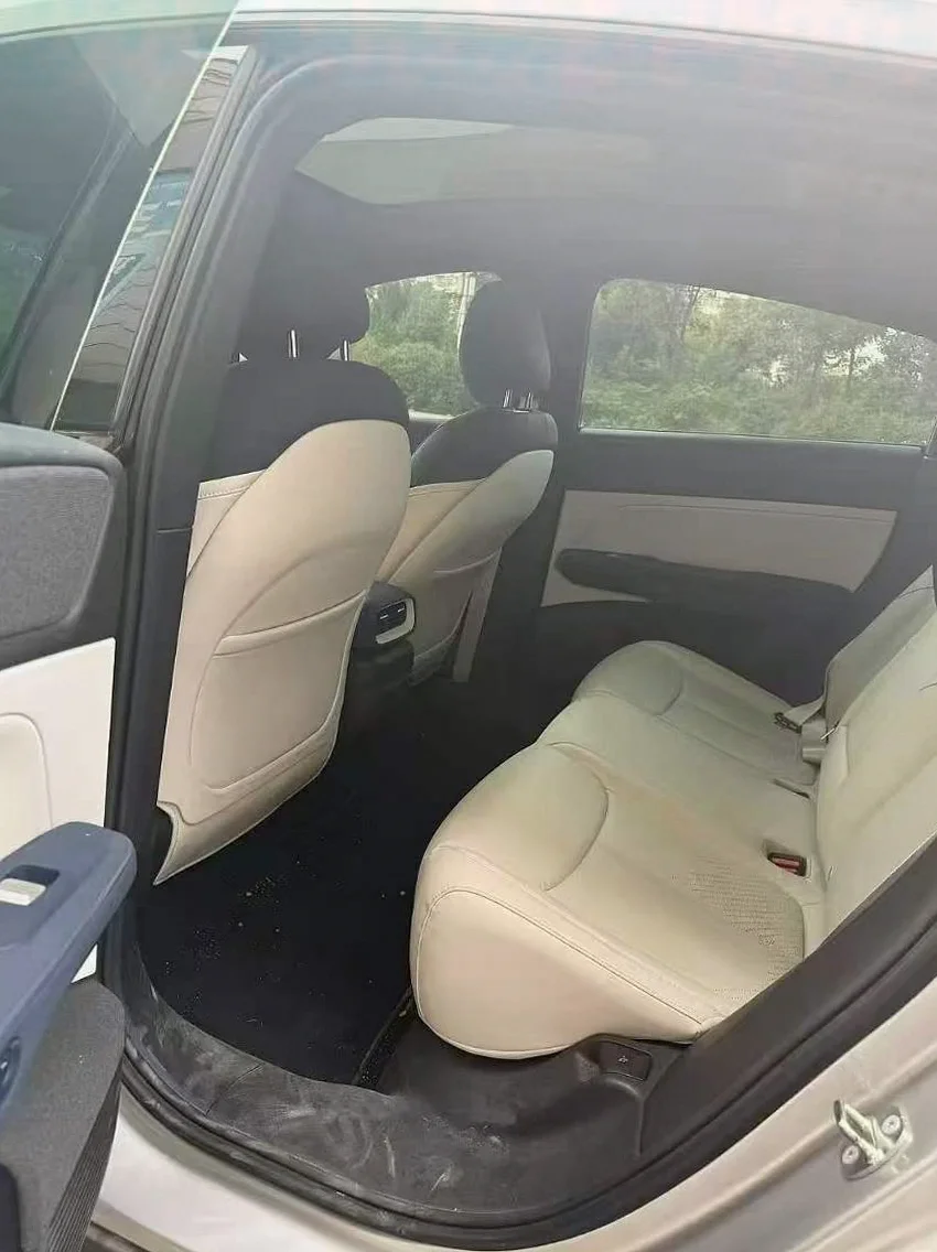 小鹏汽车G6 后面外观二