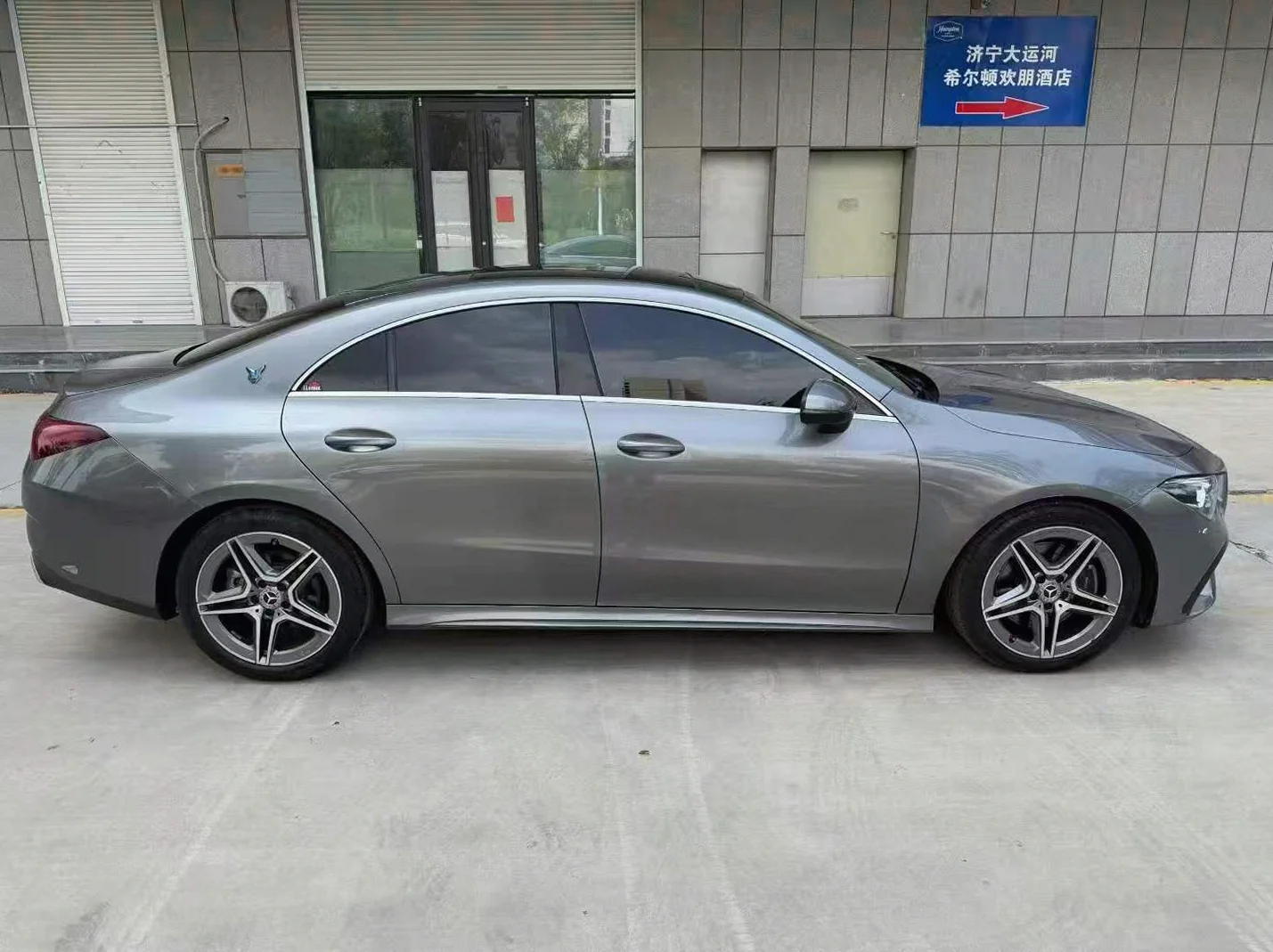 奔驰CLA 后面外观一
