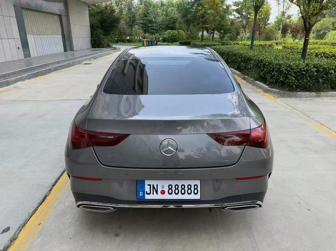 奔驰CLA 后面外观二