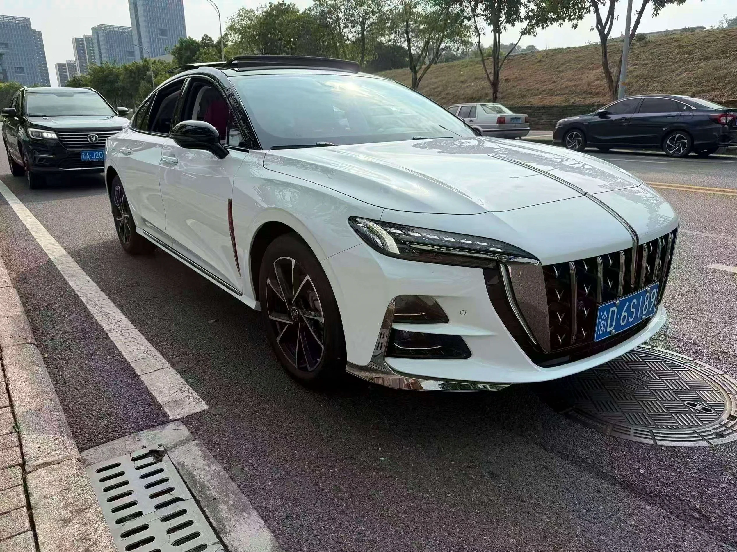 红旗H6 正面外观三