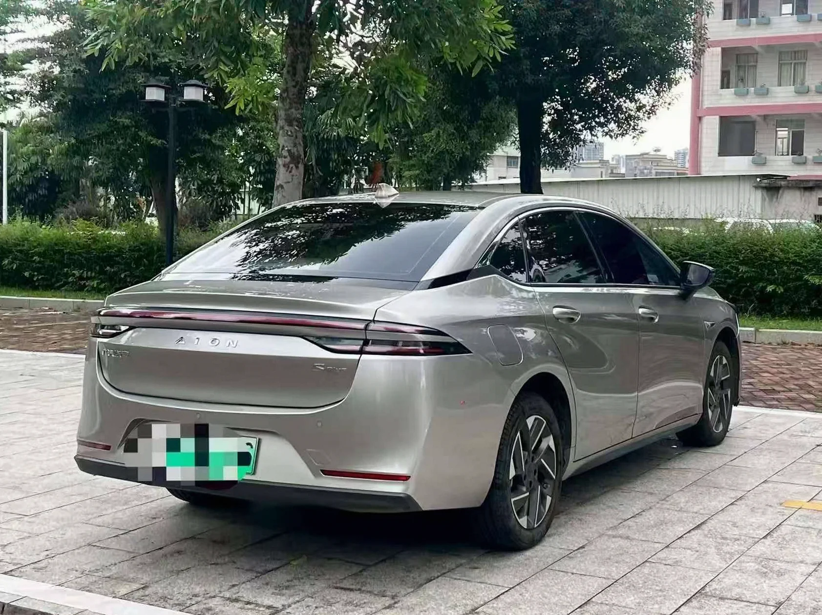 埃安S Plus 内饰前排