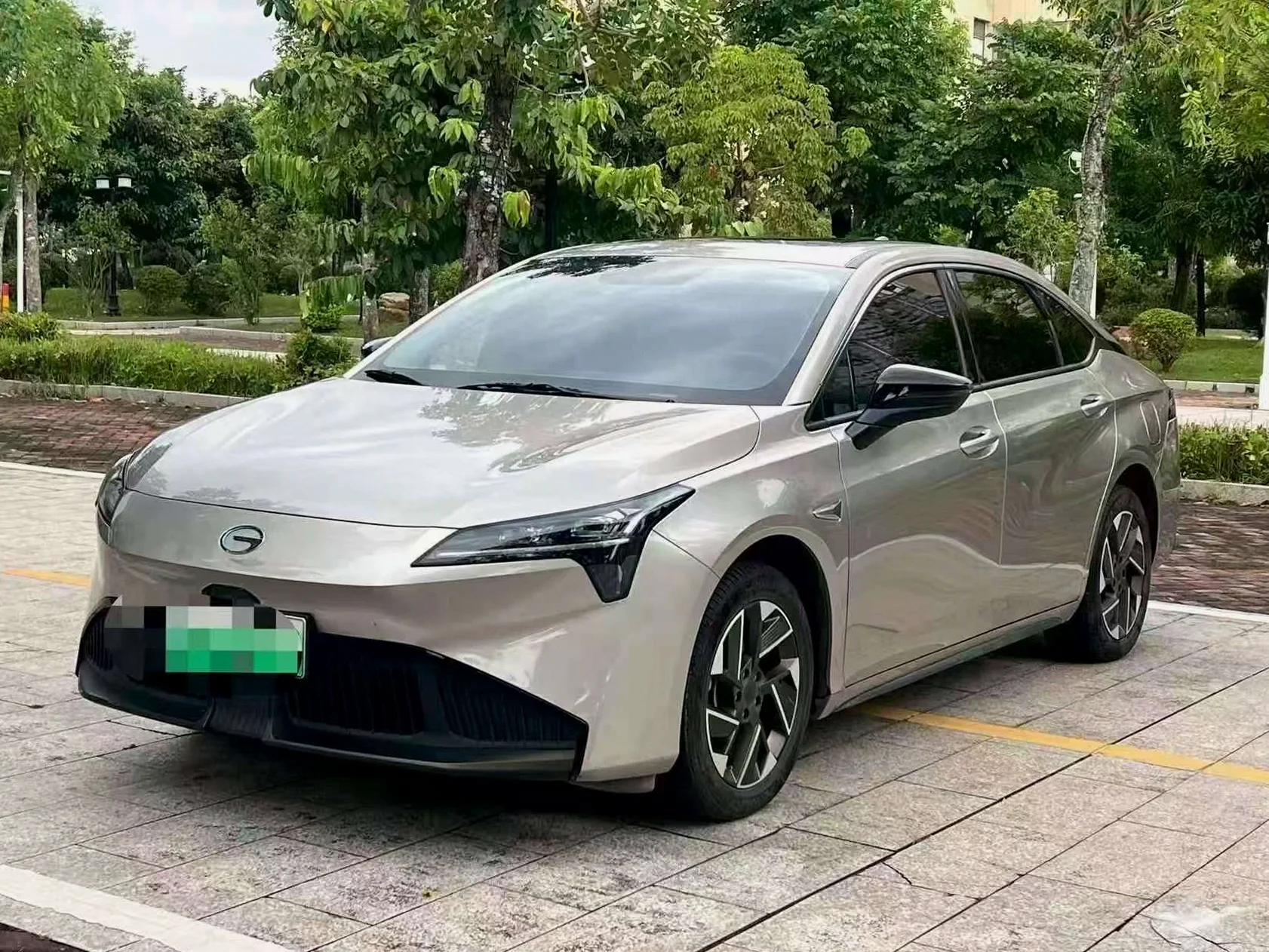 埃安S Plus 正面外观三