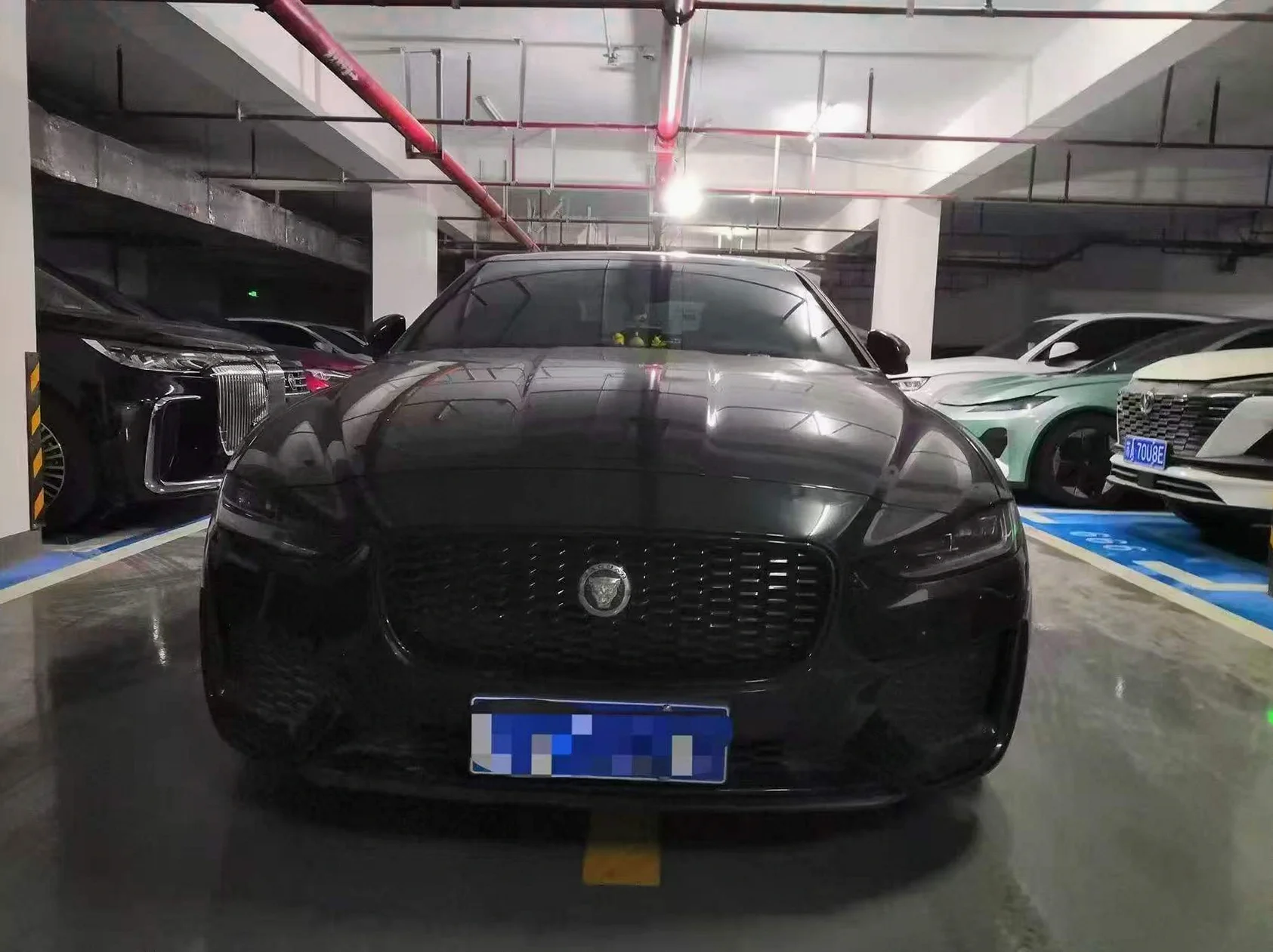 捷豹XEL 正面外观二