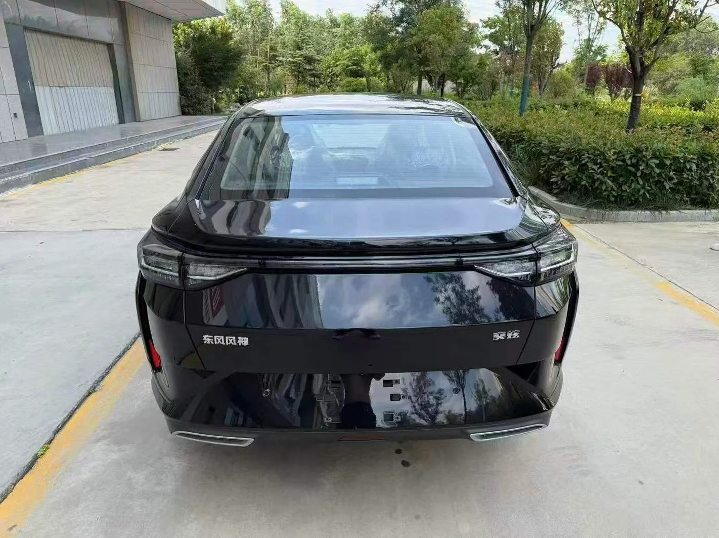 东风奕炫 后面外观二