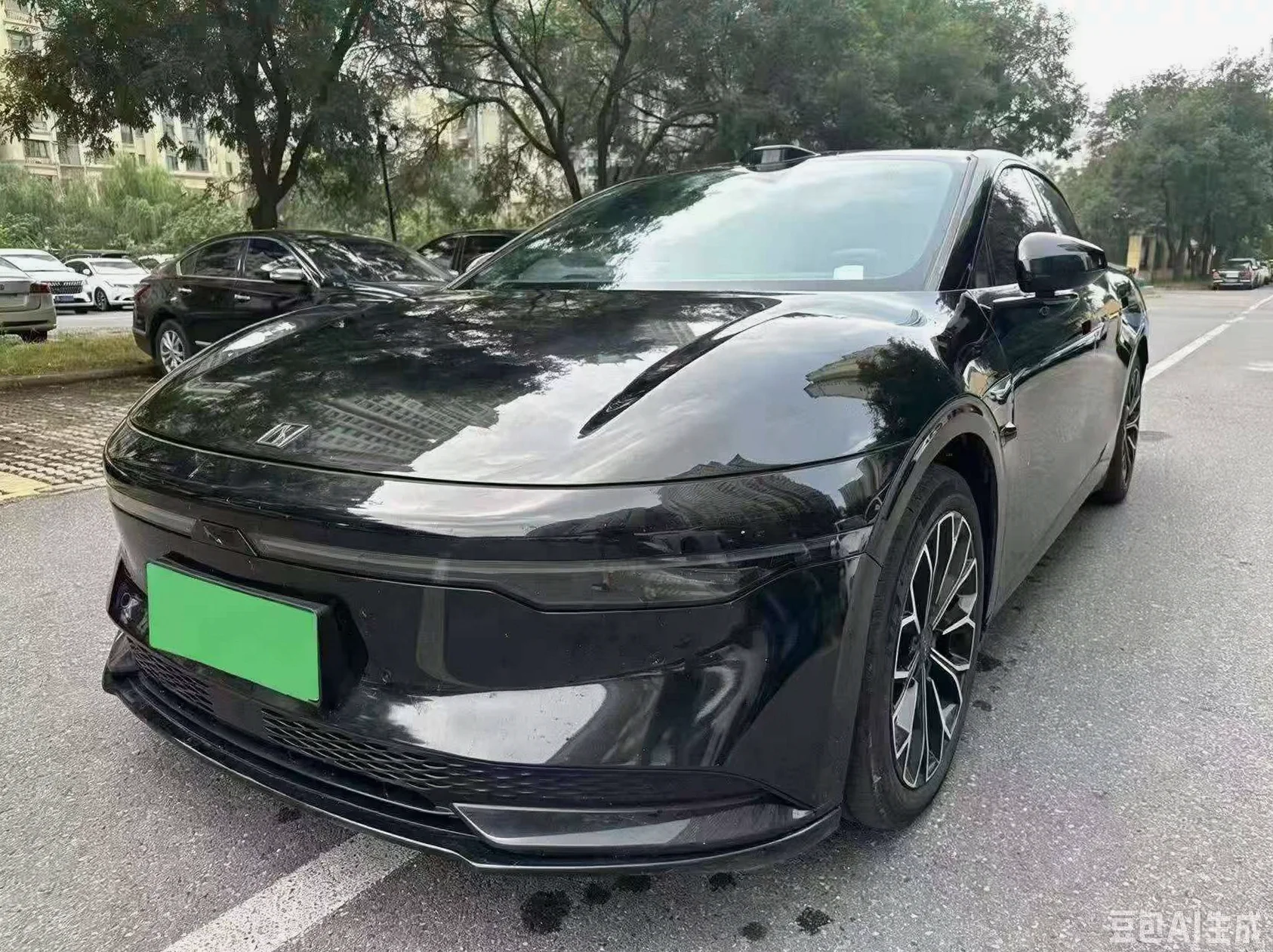 极氪汽车007GT 正面外观二