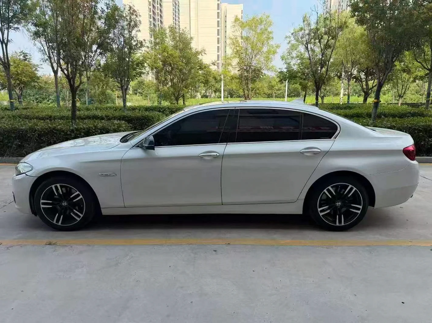 宝马5系 后面外观三