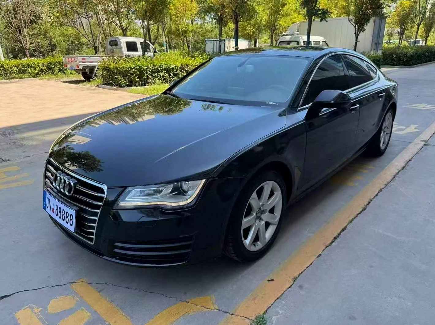 奥迪A7L 正面外观三