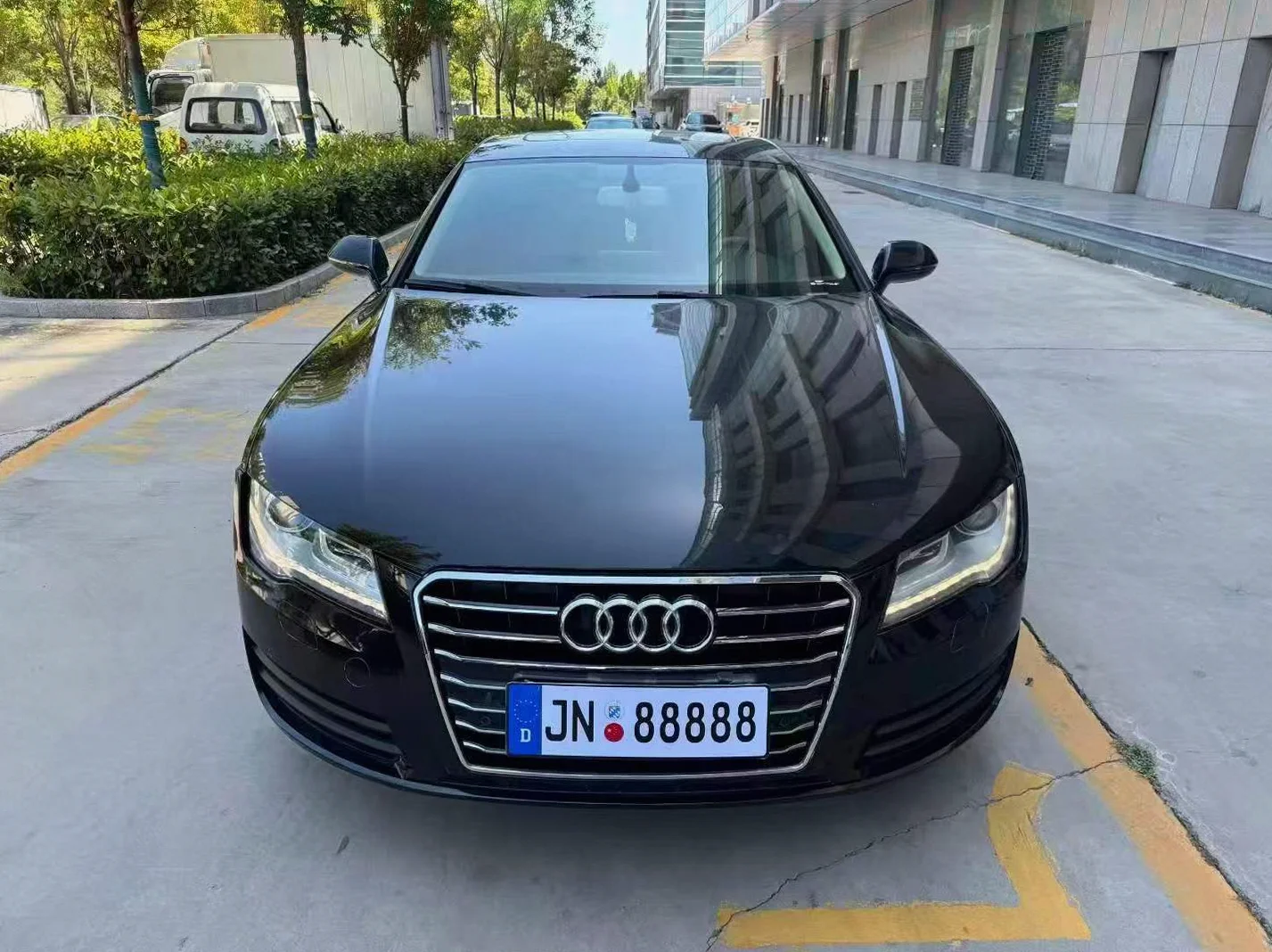 奥迪A7L 正面外观二