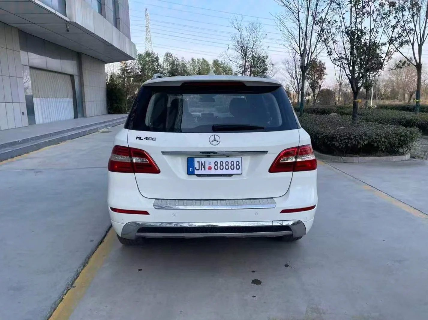 奔驰ML 后面外观二