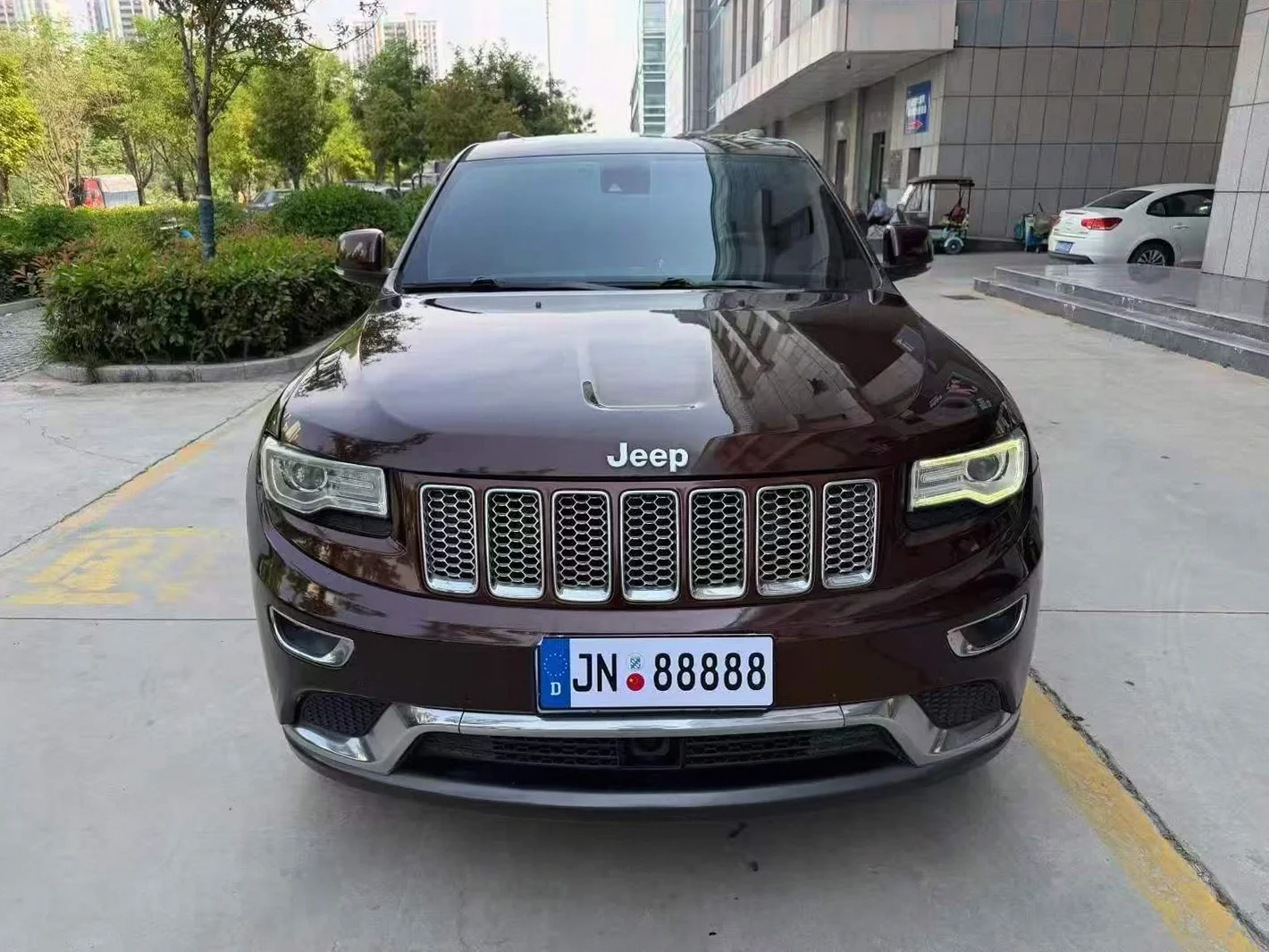 Jeep大切诺基 正面外观二