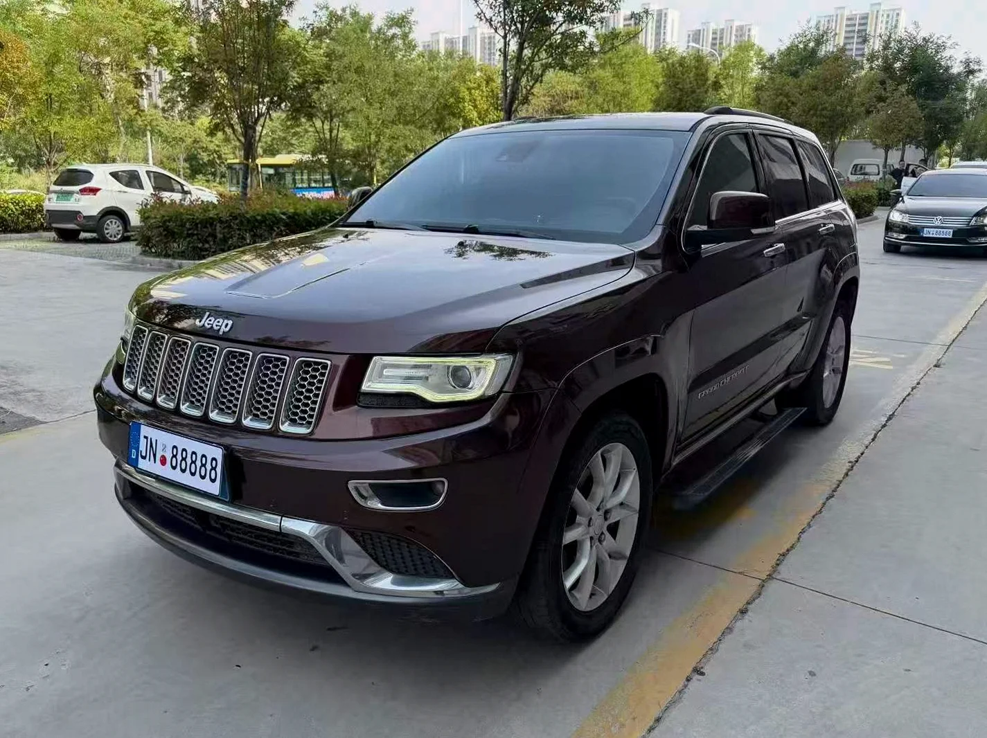 Jeep大切诺基 正面外观三